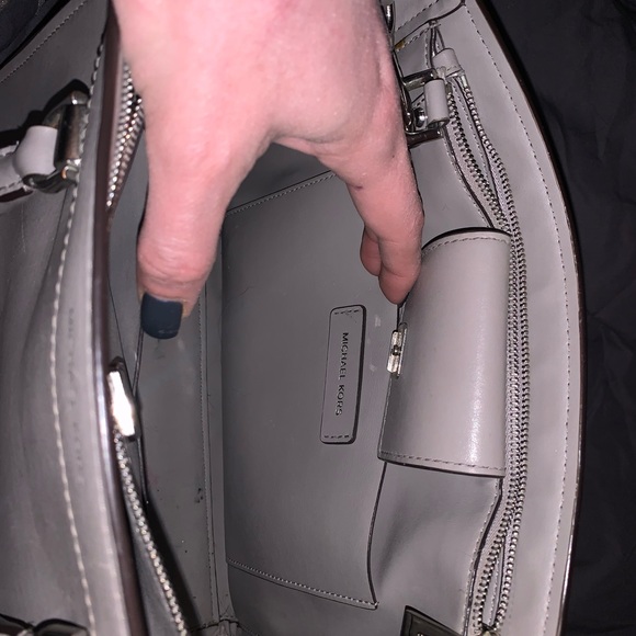 Michael kors purse - Picture 3 of 6